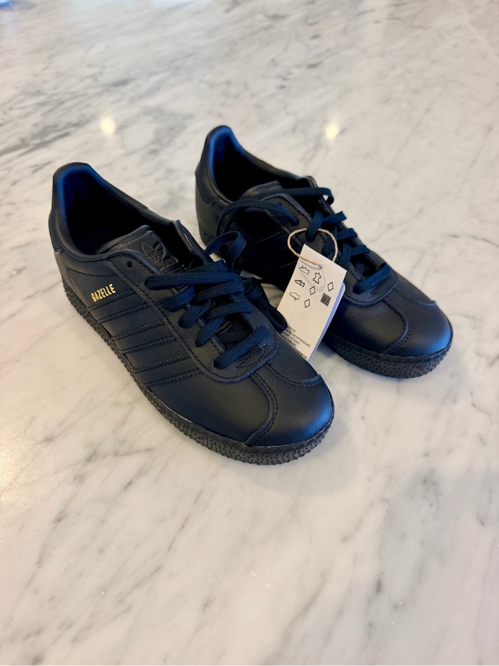 NWT adidas Kids Gazelle Sneakers in Black